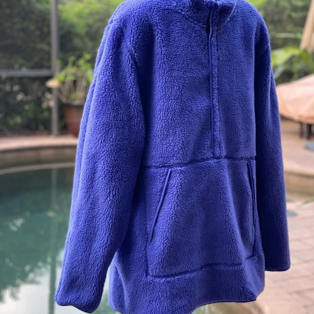 NIKE YOGA SHERPA FLEECE BLUE PULLOVER SWEATSHIRT [DD2182-430]‎